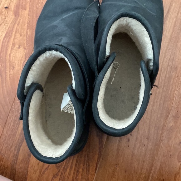 UGG SIZE 11 - Good condition - RELLA style - black - Picture 6 of 11